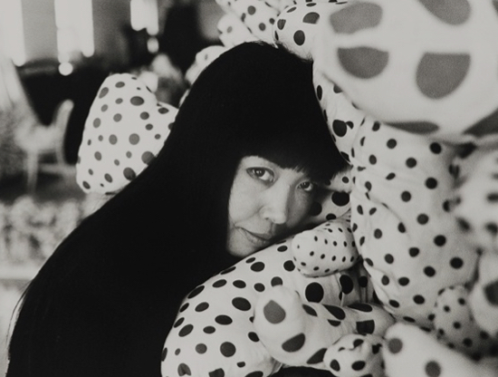 Yayoi Kusama: la regina dei pois, della solitudine e del coraggio creativo